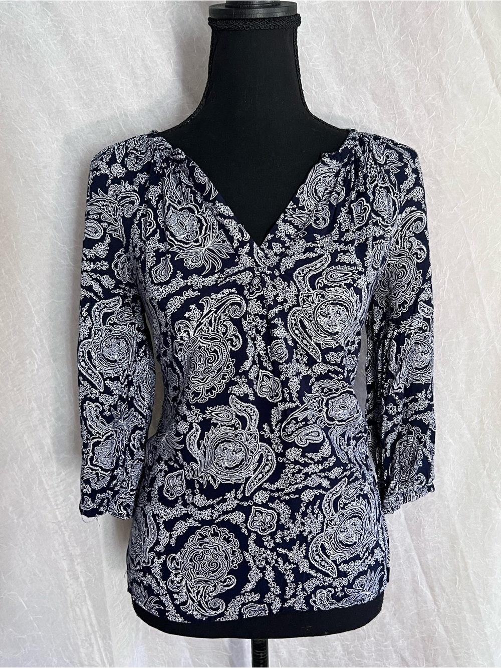 Lucy & Laurel Navy and White Paisley Blouse